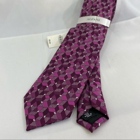 Alfani Men’s Slim Tie Mooring Geo Style Pink - Picture 1 of 4